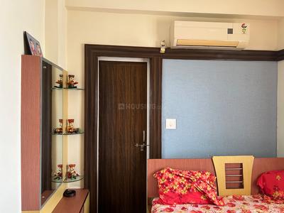 Bedroom Image of 990 Sq.ft 3 BHK Apartment / Flat for sale in Chanakyapuri Ahmedabad for Rs. 7000000