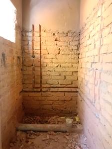 Common Bathroom Image of 750 Sq.ft 2 BHK Apartment / Flat for sale in Aurobindo Park Kolkata for Rs. 3375000