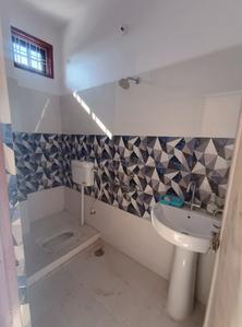 Bathroom Image of 1500 Sq.ft 1 RK Builder Floor for rent in Eldeco II Lucknow for Rs. 6000