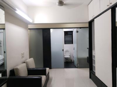 Bedroom Image of 1600 Sq.ft 3 BHK Apartment / Flat for sale in Kalpataru Sparkle, Bandra East Mumbai for Rs. 80000000
