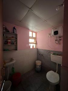 Bathroom Image of 1100 Sq.ft 3 BHK Apartment / Flat for rent in Auric City Homes, Sector 82 Faridabad for Rs. 25000