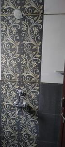 Bathroom Image of 750 Sq.ft 2 BHK Independent House for rent in Independent House, Uruli Devachi Pune for Rs. 9000