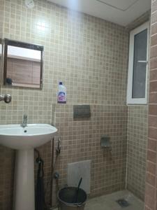 Common Bathroom One Image of 1985 Sq.ft 3 BHK Apartment / Flat for rent in Phoenix One Bangalore West, Rajajinagar Bengaluru for Rs. 200000