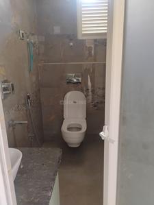 Bathroom Image of 1700 Sq.ft 3 BHK Apartment / Flat for rent in Patliputra Colony Patna for Rs. 30000
