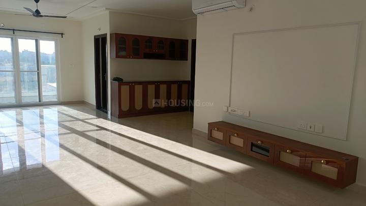 Svadha Mackennas Main Image 1