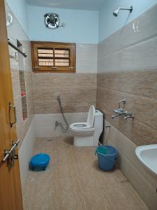 Bathroom Image of 2000 Sq.ft 2 BHK Builder Floor for rent in Indira Nagar Lucknow for Rs. 15000