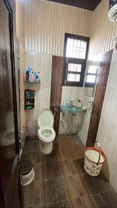 Bathroom Image of 1100 Sq.ft 2 BHK Apartment / Flat for sale in Baba Independent, Kharar Mohali for Rs. 3390000