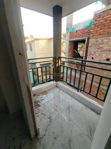 Balcony Image of 835 Sq.ft 2 BHK Apartment / Flat for sale in Tollygunge Kolkata for Rs. 3600000