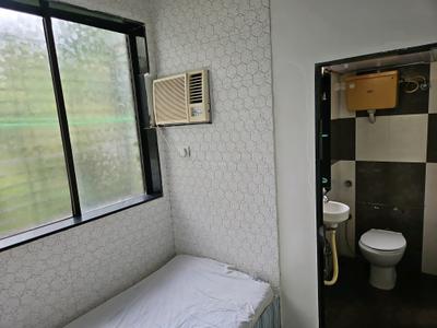 Bedroom Image of 420 Sq.ft 1.5 BHK Apartment / Flat for rent in Vimal Society, Malabar Hill Mumbai for Rs. 45000