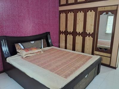Bedroom Image of 1800 Sq.ft 4 BHK Apartment / Flat for rent in Jasodanagr Ahmedabad for Rs. 40000
