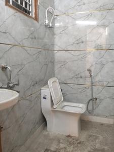 Common Bathroom Image of 550 Sq.ft 1 BHK Apartment / Flat for sale in Shalimar Garden Ghaziabad for Rs. 2700000