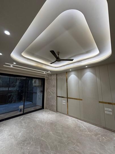 Sector 25, DLF Phase 2 Main Image 1