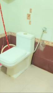 Bathroom Image of 1800 Sq.ft 2 BHK Apartment / Flat for rent in Amberpet Hyderabad for Rs. 24000