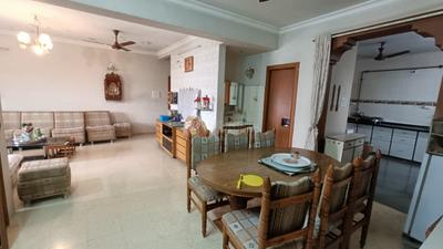 Hall Image of 1100 Sq.ft 2 BHK Apartment / Flat for rent in Race Course Vadodara for Rs. 20000