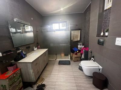 Bathroom Image of 9000 Sq.ft 5 BHK Duplex for rent in Sector 36 Noida for Rs. 165000