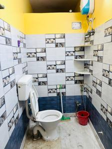 Bathroom Image of 1110 Sq.ft 2 BHK Apartment / Flat for sale in Airport Gate no. 1 Kolkata for Rs. 3800000