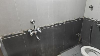Beverly Park Bathroom One 4