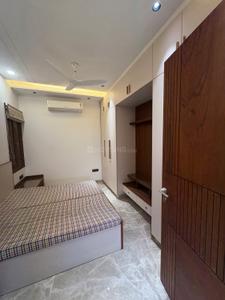 Bedroom Image of 1200 Sq.ft 3 BHK Builder Floor for rent in Vivek Vihar New Delhi for Rs. 60000