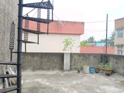 Terrace Image of 500 Sq.ft 1 RK Independent House for rent in Paschim Putiary Kolkata for Rs. 10000