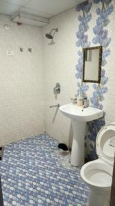 Bathroom Image of 1250 Sq.ft 2 BHK Apartment / Flat for rent in  Galaxy Heights, Vrindavan Yojana Lucknow for Rs. 17000