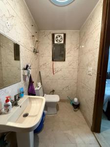 Image of 950 Sq.ft 3 BHK Builder Floor for sale in Laxmi Nagar, New Delhi for Rs. 8400000