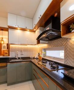 Kitchen Image of 1000 Sq.ft 2 BHK Apartment / Flat for rent in Amanora Towers 23 25, Hadapsar Pune for Rs. 40000