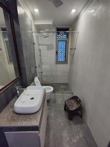 Image of 3727 Sq.ft 4 BHK Apartment / Flat for rent in Phase 2, Noida for Rs. 150000