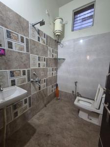 Bathroom Image of 2000 Sq.ft 3 BHK Independent House for rent in Shankar Nagar Raipur for Rs. 45000