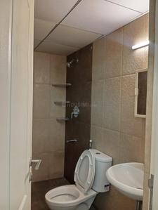 Bathroom Image of 1795 Sq.ft 3 BHK Apartment / Flat for rent in Perumbakkam Chennai for Rs. 55000