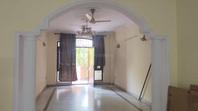 Living Room Image of 1800 Sq.ft 3 BHK Builder Floor for rent in ATFL JVTS Gardens, Chhattarpur New Delhi for Rs. 32000