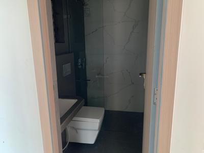 Bathroom Image of 1100 Sq.ft 2 BHK Apartment / Flat for rent in Tharwani Majestic Towers, Kalyan West Kalyan for Rs. 30000