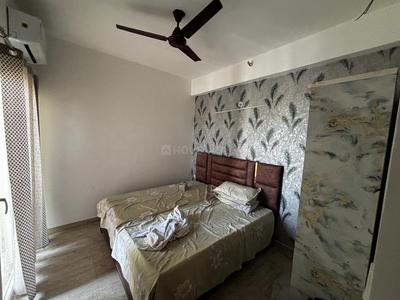 Bedroom Image of 860 Sq.ft 2 BHK Apartment / Flat for rent in Marina Suites , Mahurali Ghaziabad for Rs. 25000