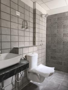 Bedroom One Image of 1050 Sq.ft 2 BHK Apartment / Flat for sale in Shri Radha Aqua Garden, Noida Extension Greater Noida for Rs. 8600000