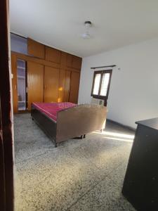 Bedroom Image of 1800 Sq.ft 2 BHK Apartment / Flat for rent in Sector 52 Noida for Rs. 35000