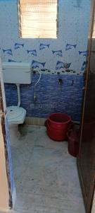 Bathroom Image of 975 Sq.ft 2 BHK Apartment / Flat for rent in Dum Dum Cantonment Kolkata for Rs. 18000