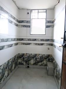 Common Bathroom Image of 789 Sq.ft 2 BHK Apartment / Flat for sale in New Alipore Kolkata for Rs. 4420000
