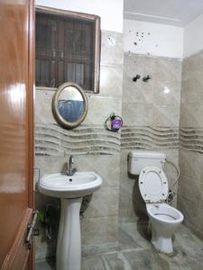 Common Bathroom Two Image of 1000 Sq.ft 1 BHK Builder Floor for rent in Madhu Vihar New Delhi for Rs. 10500