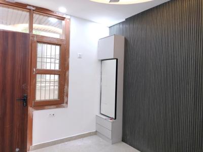 Bedroom Image of 1400 Sq.ft 4 BHK Builder Floor for sale in Shiv Park New Delhi for Rs. 14500000