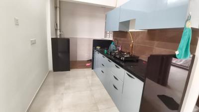 Kitchen Image of 650 Sq.ft 2 BHK Apartment / Flat for rent in Kolte Patil Life Republic Sector R16 16th Avenue Arezo, Hinjawadi Pune for Rs. 28800