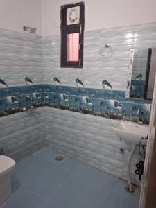 Bathroom Image of 810 Sq.ft 2 BHK Duplex for rent in Rajpur Khurd Extension New Delhi for Rs. 24000