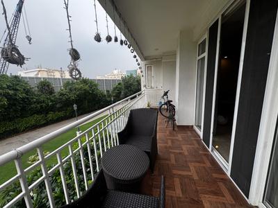 Balcony Image of 2700 Sq.ft 3 BHK Apartment / Flat for sale in Central Park Resorts, Sector 48 Gurgaon for Rs. 75000000