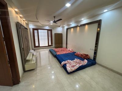 Bedroom Image of 2670 Sq.ft 3.5 BHK Builder Floor for sale in Janakpuri New Delhi for Rs. 50000000