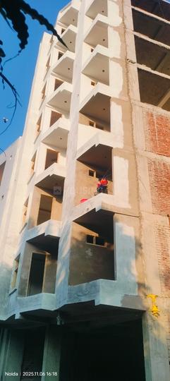 Sarfabad, Sector 73 Main Image 1