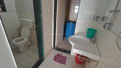 Bathroom Image of 620 Sq.ft 1 BHK Apartment / Flat for rent in DSK Meghmalhar, Dhayari Pune for Rs. 13000