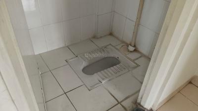 Bathroom Image of 580 Sq.ft 1 BHK Apartment / Flat for rent in Ameya Apartment, Aundh Pune for Rs. 21000