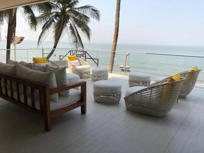 Balcony Image of 10000 Sq.ft 5 BHK Villa for sale in Juhu Mumbai for Rs. 2000000000