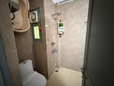 Bathroom Image of 1300 Sq.ft 3 BHK Apartment / Flat for sale in Maitry Reserve Bank Society, Sector 56 Gurgaon for Rs. 19000000