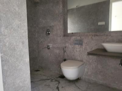 Bathroom Image of 2400 Sq.ft 4 BHK Apartment / Flat for sale in Juhu Mumbai for Rs. 110000000