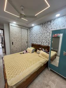 Bedroom Image of 1200 Sq.ft 3 BHK Builder Floor for sale in Shalimar Bagh New Delhi for Rs. 25500000