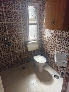 Bathroom Image of 1300 Sq.ft 3 BHK Apartment / Flat for rent in Jai Lakshmi Apartment, Patparganj New Delhi for Rs. 39000